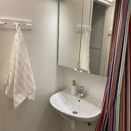 Centrally Located In Apartment *